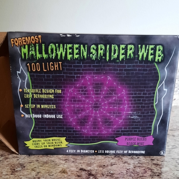 *SOLD*Foremost 100 Light Halloween Spider Web Halloween Decoration - Picture 2 of 3
